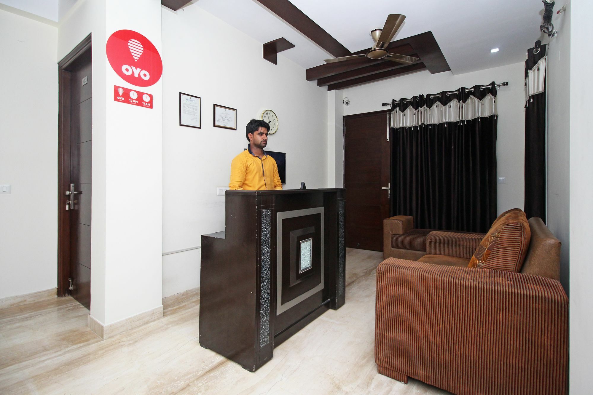 Fabhotel Mannat Residency Sec 52 คูร์เคาน์ ภายนอก รูปภาพ